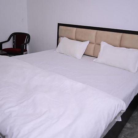 Shri Narayanam Guest House And Home Stay Ayodhya ภายนอก รูปภาพ