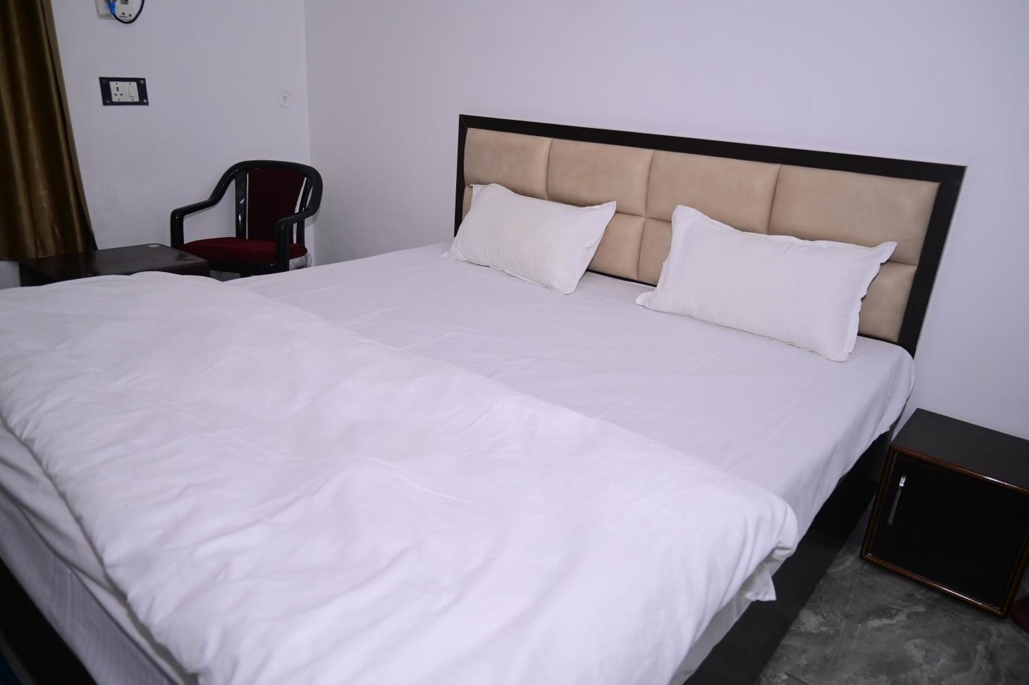 Shri Narayanam Guest House And Home Stay Ayodhya ภายนอก รูปภาพ