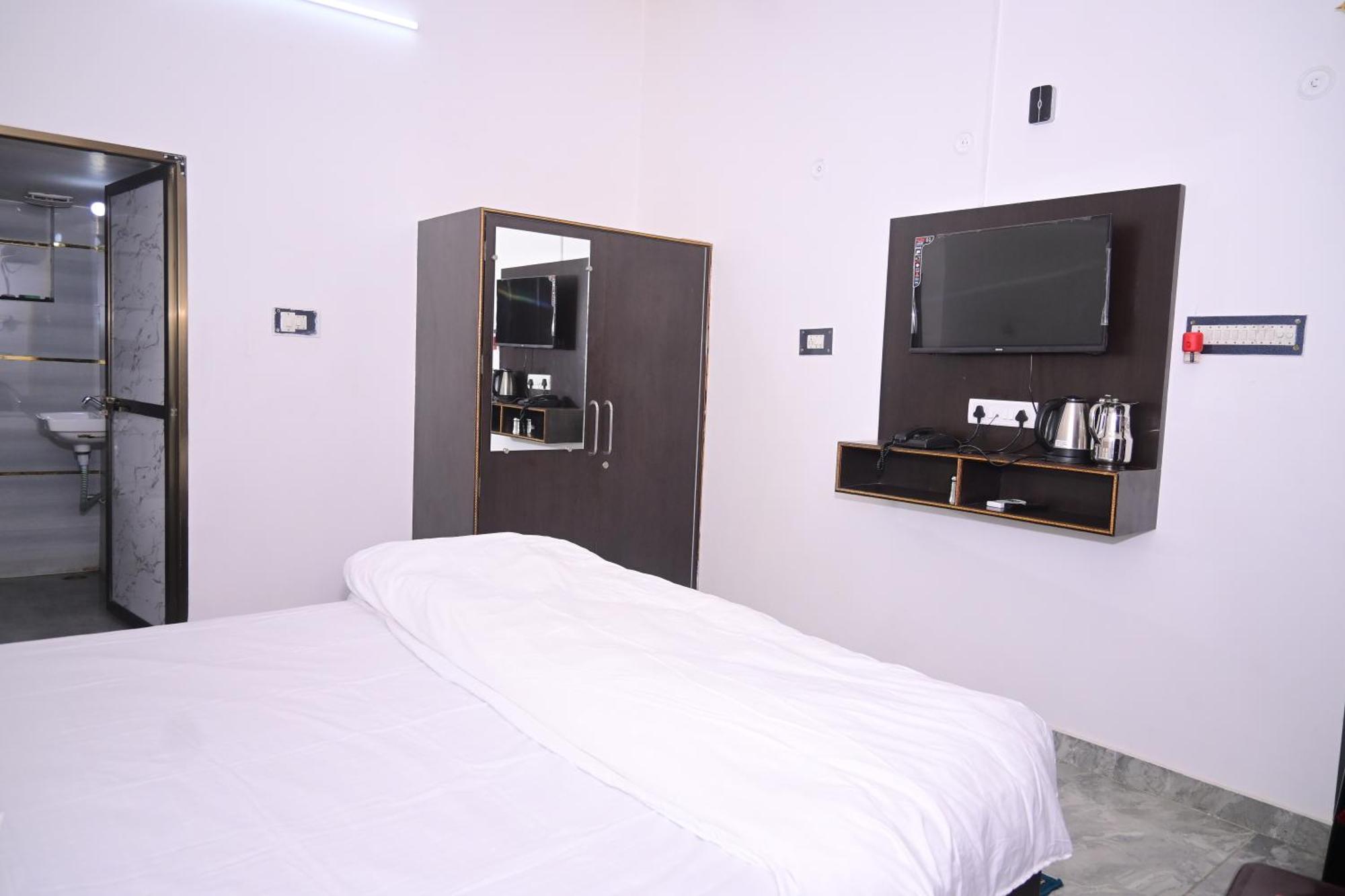 Shri Narayanam Guest House And Home Stay Ayodhya ภายนอก รูปภาพ