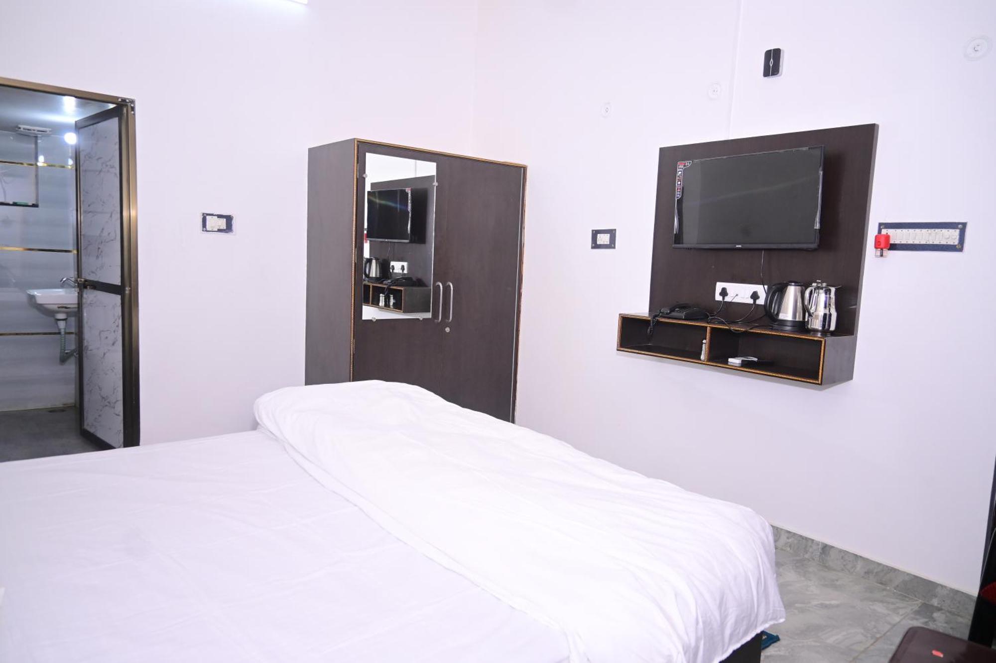 Shri Narayanam Guest House And Home Stay Ayodhya ภายนอก รูปภาพ