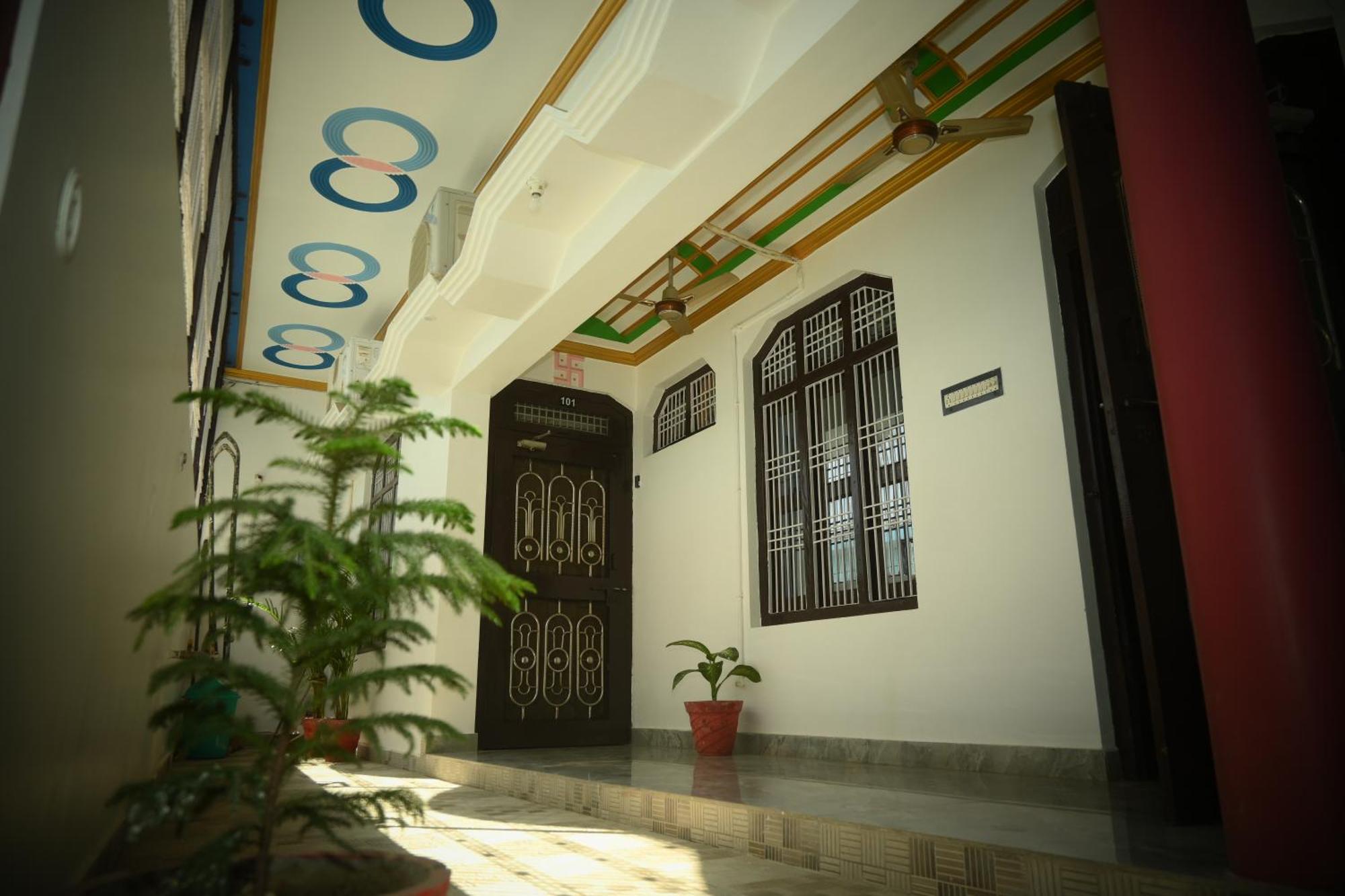 Shri Narayanam Guest House And Home Stay Ayodhya ภายนอก รูปภาพ